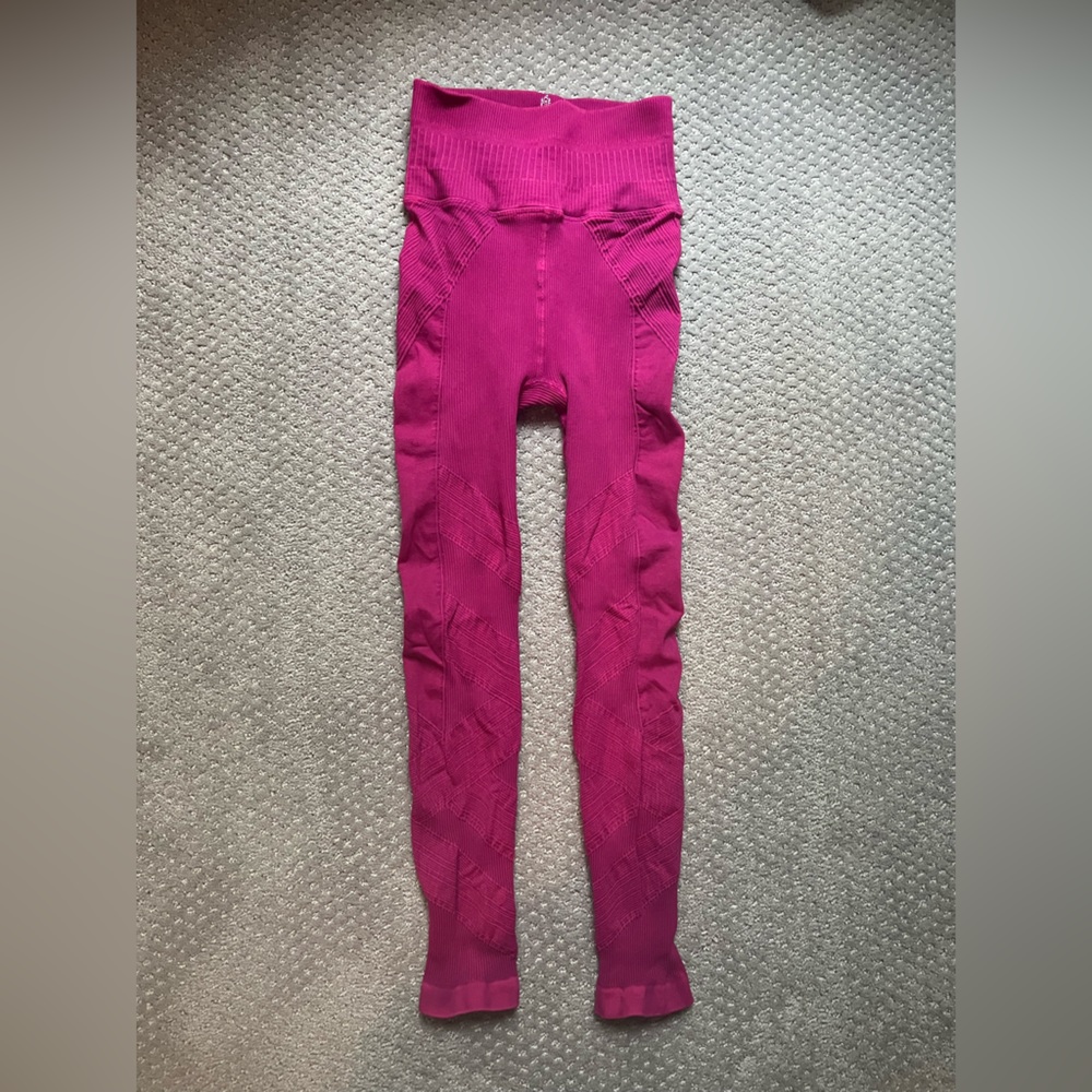 Free People Movement Ultra High-Rise Happiness Runs Leggings - Fuchsia